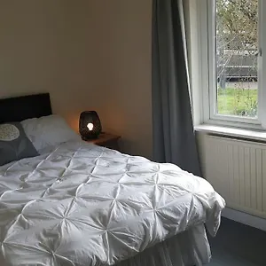 A Quiet Self-contained Flat Close To Exeter. Stoke Canon