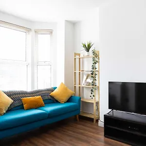  Apartment - 3 Bed Cosy Terrace - Hip And Trendy Ormeau Road